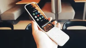 Чому у 2025 році варто перейти на кнопковий телефон на Android