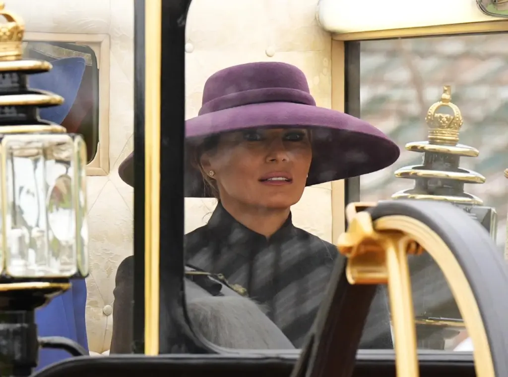 І знову таємничий капелюх: Меланію Трамп жартома порівнюють з Klavdia Petrivna