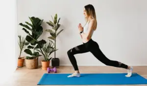 10 простих вправ без тренажерів, які змінять твоє тіло за місяць