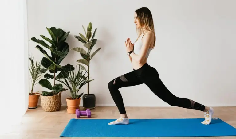 10 простих вправ без тренажерів, які змінять твоє тіло за місяць