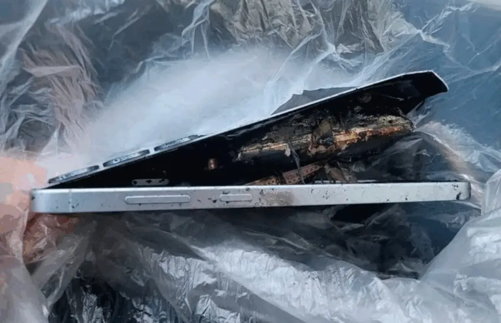 Флагман Samsung спалахнув просто в руках власника — компанія розпочала розслідування