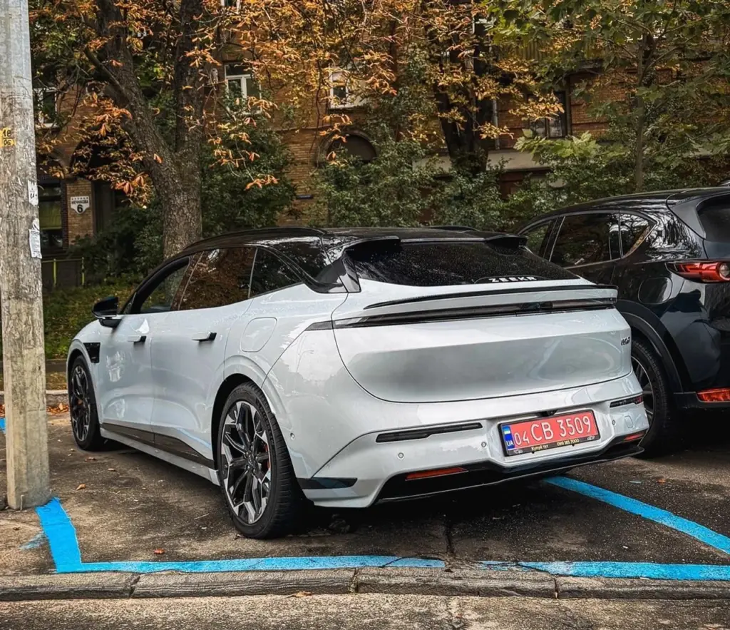 До України приїхав Zeekr 007 GT — універсал із запасом ходу 825 км і ціною від 1,5 млн грн