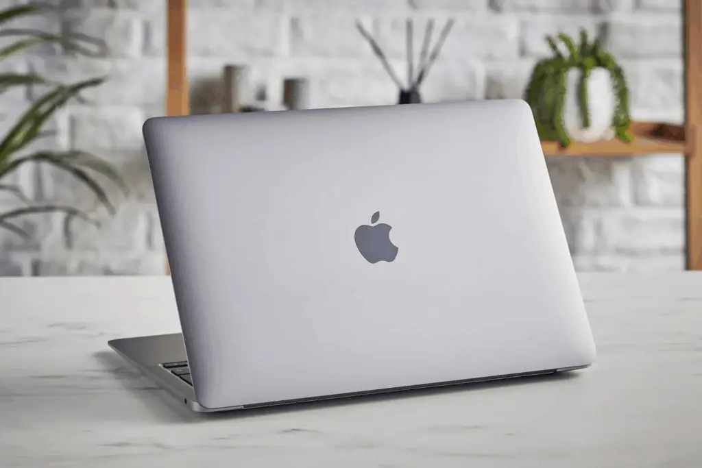 Apple готує бюджетний MacBook за $600 — реліз очікується навесні 2026 року