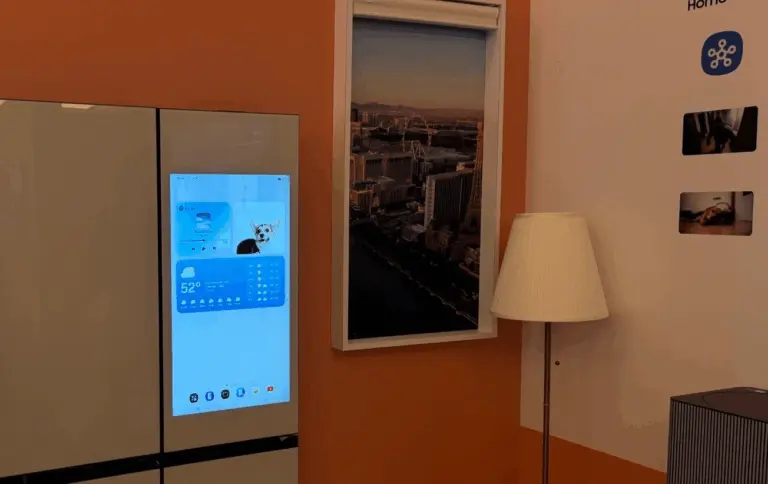 Samsung прибрала рекламні банери з фірмових холодильників після хвилі обурення