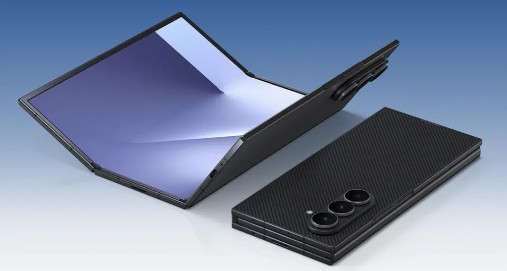 Новий TriFold від Samsung викликав ажіотаж: покупці стояли в чергах з ранку