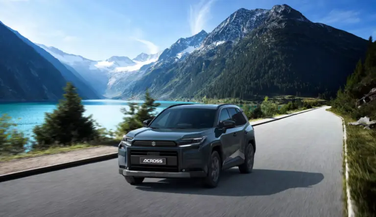 Новий Suzuki Across виявився майже повною копією RAV4