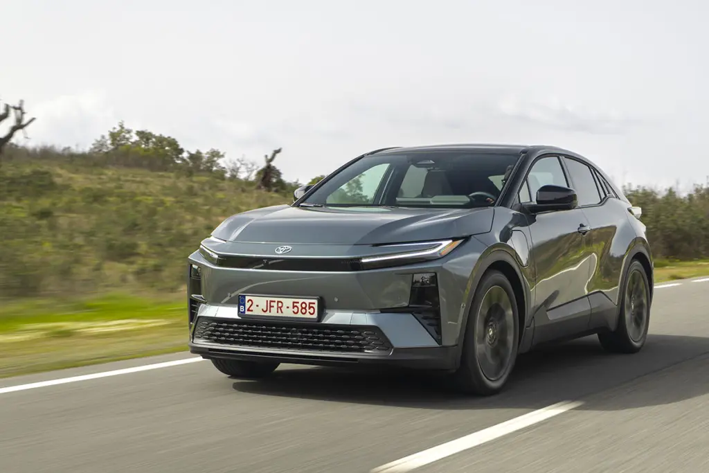 Новий Toyota C-HR+: швидка зарядка 150 кВт і запас ходу понад 600 км