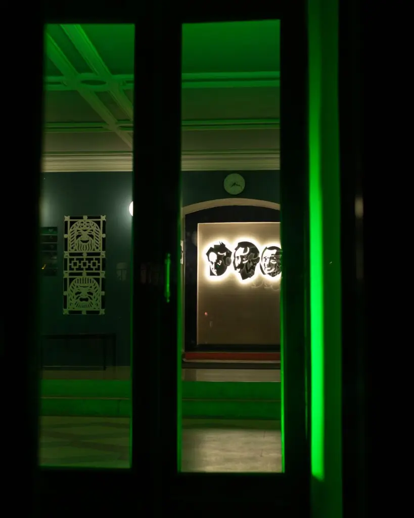 Театри Києва підсвітили зеленим світлом: Bolt запустив благодійну ініціативу на підтримку української культури