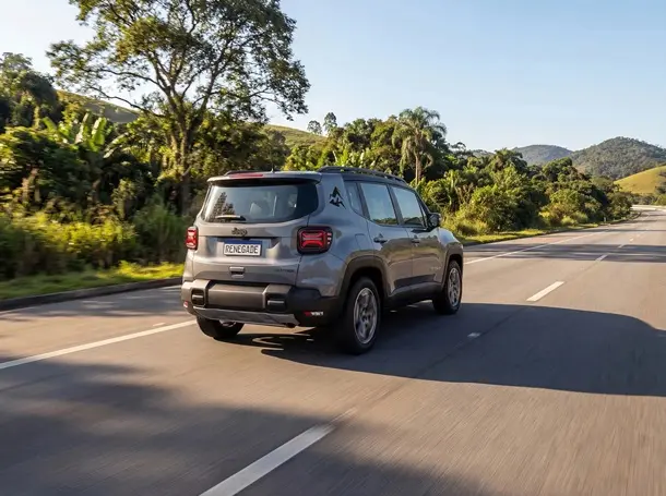 Оновлений Jeep Renegade отримав електрифікацію та став економнішим