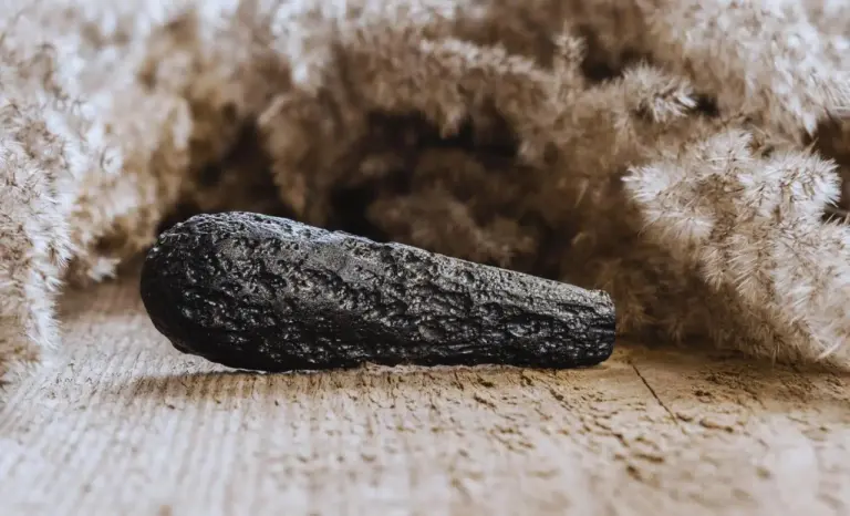 На Марсі знайшли «чорний» метеорит із водою: що це означає