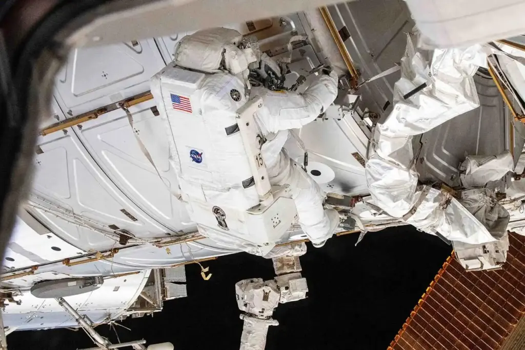 Відмова двигуна і страх смерті: шокуючі деталі польоту до МКС