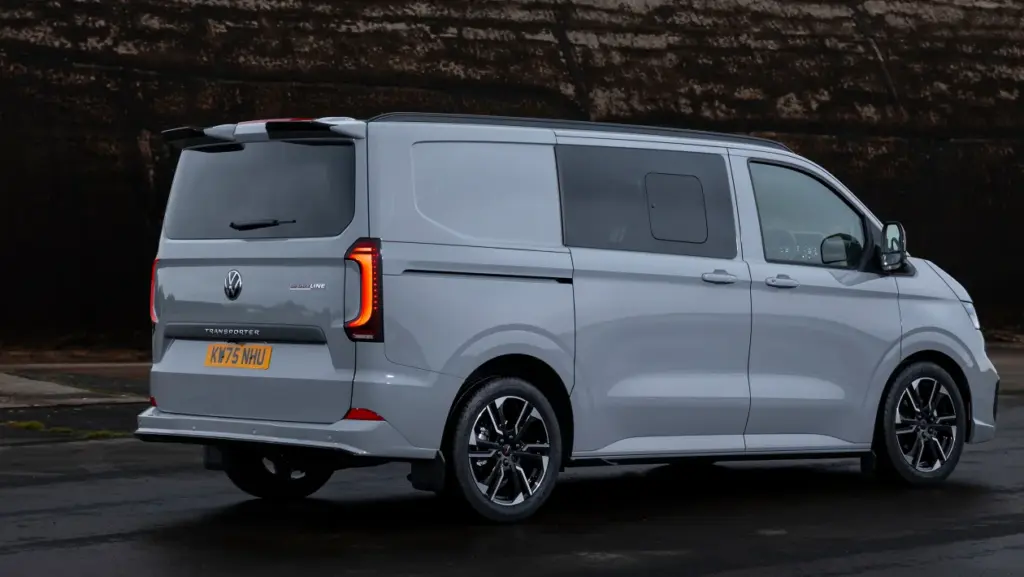Volkswagen поєднав GTI-стиль та вантажний простір у новому Transporter Sportline