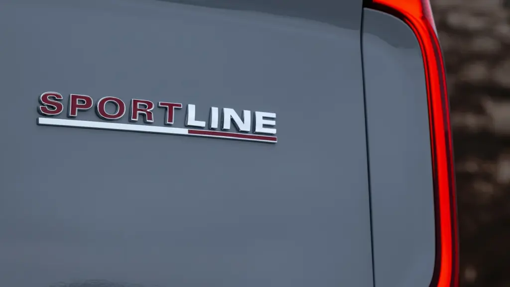 Volkswagen поєднав GTI-стиль та вантажний простір у новому Transporter Sportline