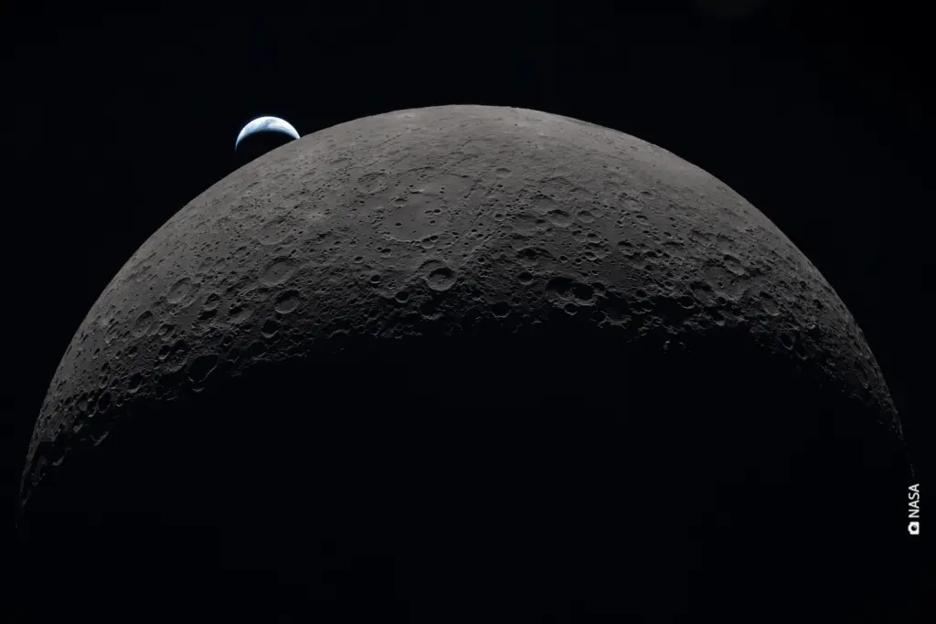 Екіпаж Artemis II опублікував унікальні фото Місяця перед зникненням зв’язку