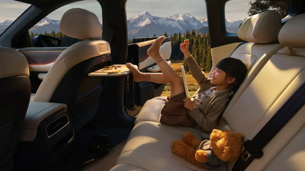 Більше екранів, ніж у Mercedes: Nissan показав нове авто