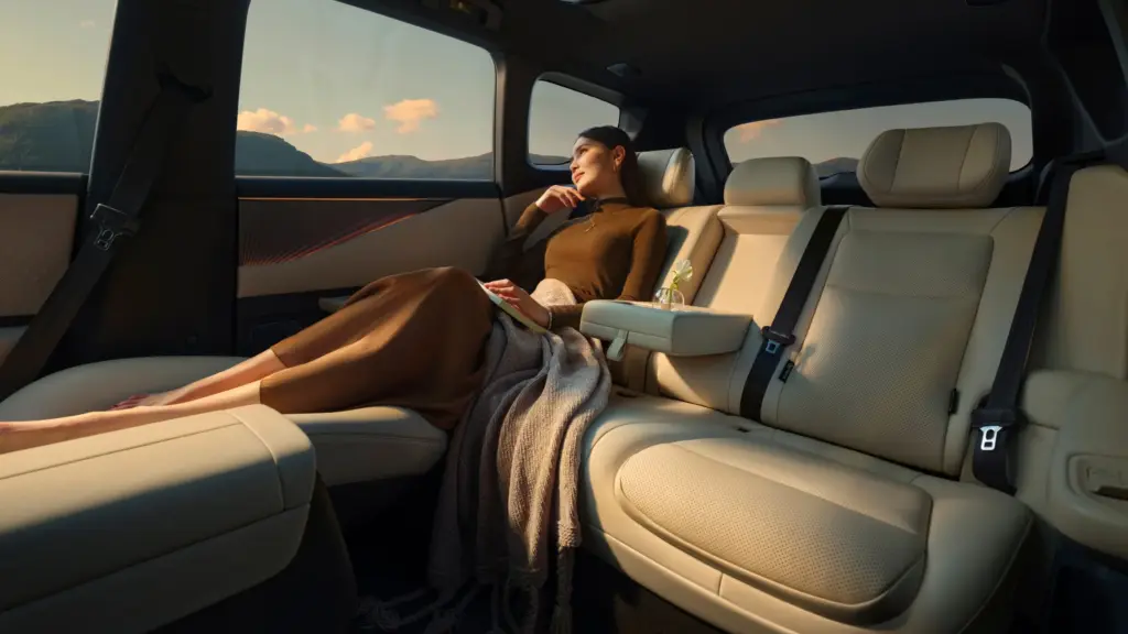 Більше екранів, ніж у Mercedes: Nissan показав нове авто