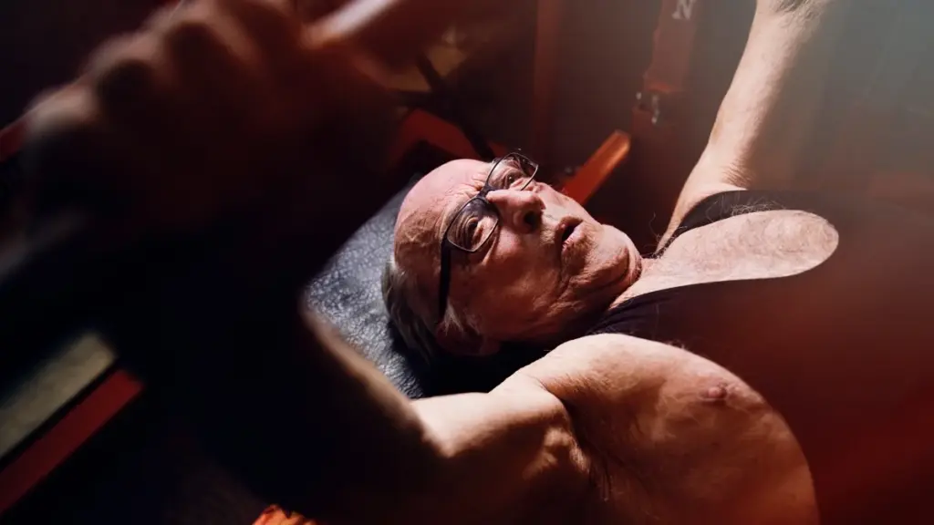 Чому люди з деменцією пам’ятають рухи, але забувають імена