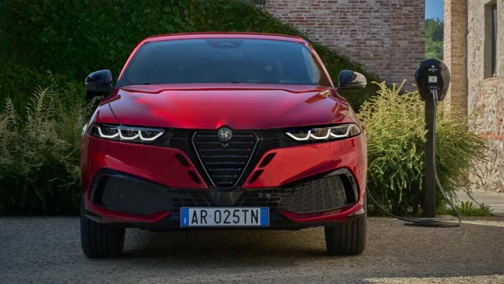 Alfa Romeo Tonale 2026: стиль суперкара і ціна, що приємно здивує