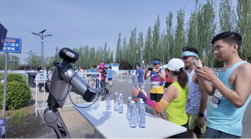 Біг роботів у Пекіні показав справжню межу штучного інтелекту