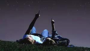 Небо “оживе”: зорепад Лірид цього року видно краще, ніж зазвичай