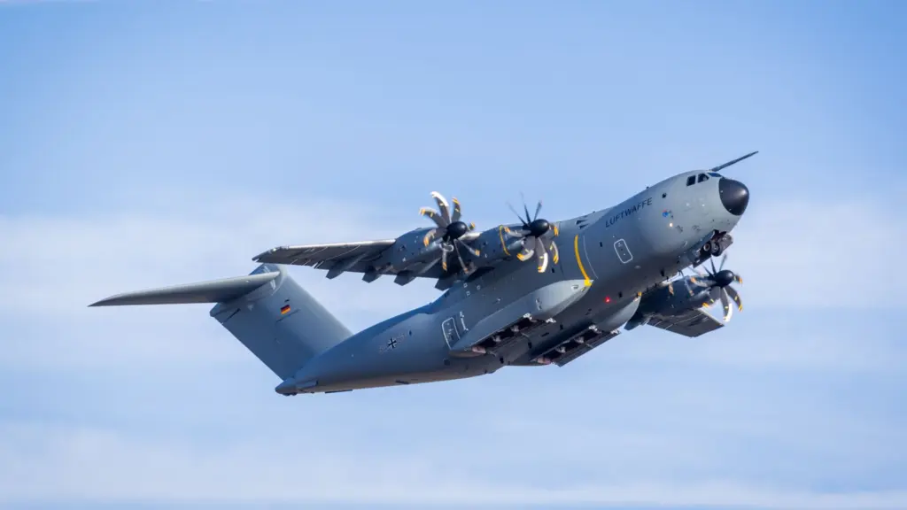 Airbus перетворює A400M на ударну платформу: до 50 дронів або 12 крилатих ракет