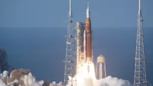 Найважливіша ніч для Artemis II: чи покине Orion орбіту Землі