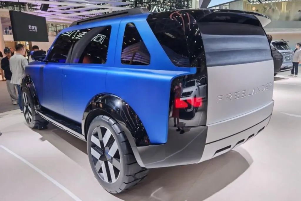 Новий Freelander вперше показали на фото