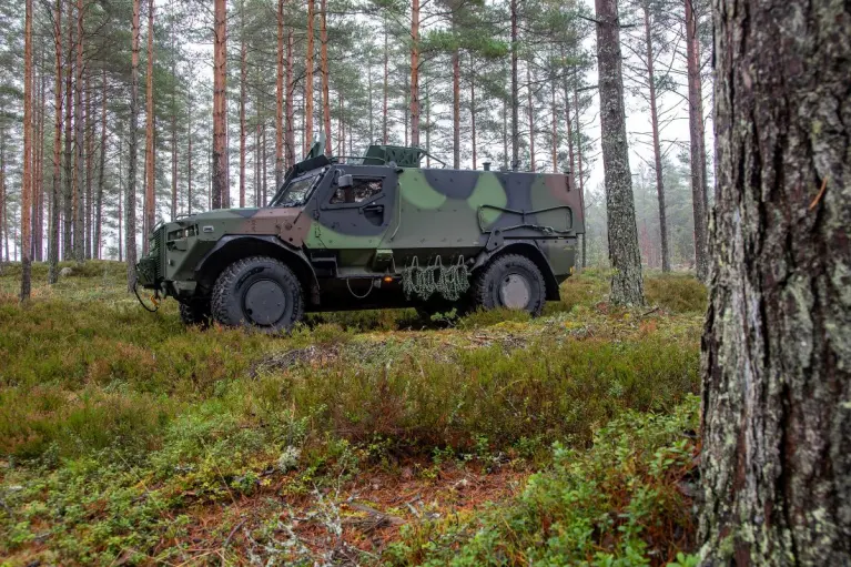 На озброєнні України помітили рідкісні фінські броньовані автомобілі Sisu GTP