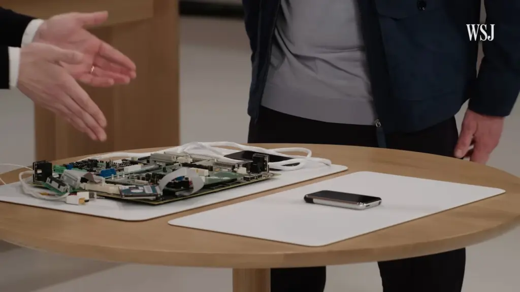 Тім Кук уперше побачив секретні прототипи Apple