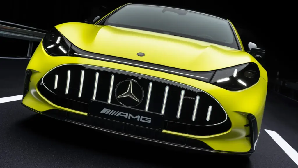 Новий Mercedes-AMG GT розганяється до "сотні" за 2 секунди
