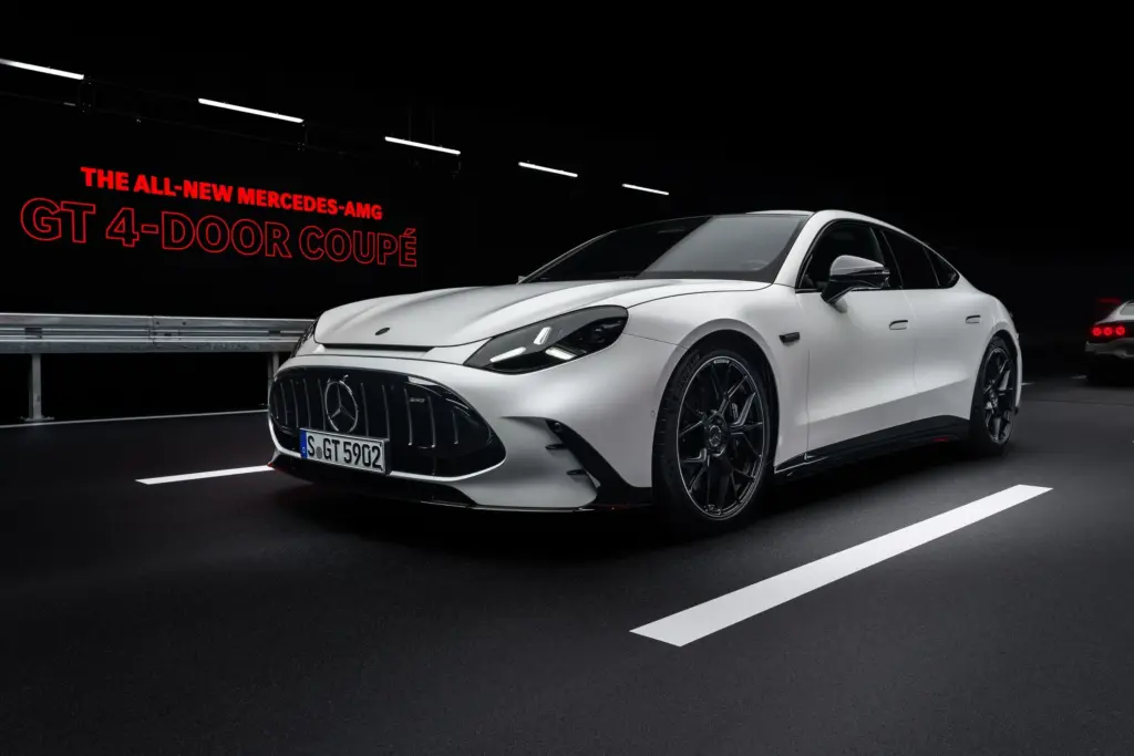Новий Mercedes-AMG GT розганяється до "сотні" за 2 секунди