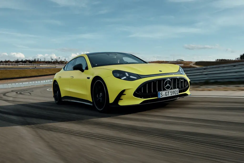 Новий Mercedes-AMG GT розганяється до "сотні" за 2 секунди