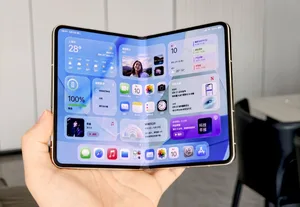 Apple готує найризикованішу презентацію за роки: складаний iPhone та AirPods з камерами