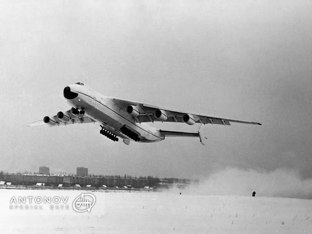 Ан-225 «Мрія»: навіщо створили найбільший вантажний літак і чому його досі ніхто не повторив