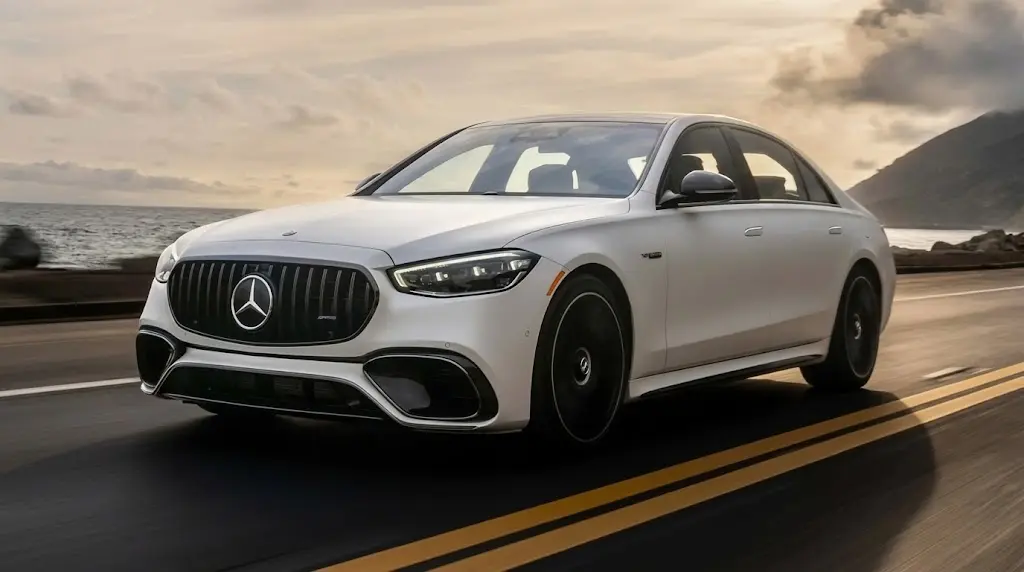 Mercedes-Benz прибере три моделі у 2027 році: серед них потужний гібрид із V8