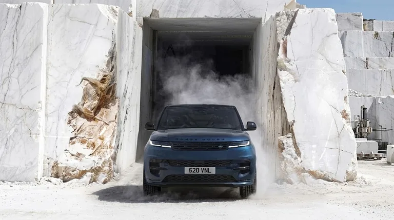 Range Rover Sport уперше став електричним